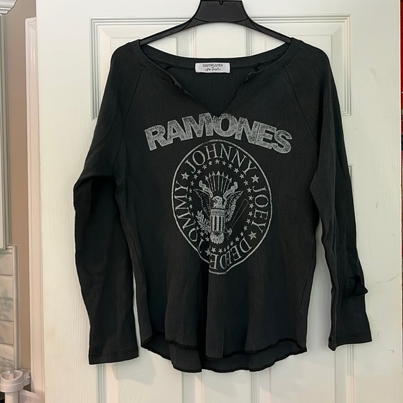 Daydreamer LA Ramones Crest Notch Neck Thermal Tee Size Medium - Picture 2 of 8